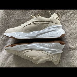 White and Créeme Puma  trainers size 10 never worn brand new perfect for spring!